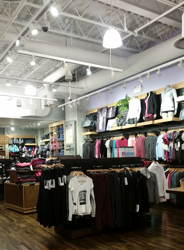 Lululemon Athletica, Square One, Mississauga, ON